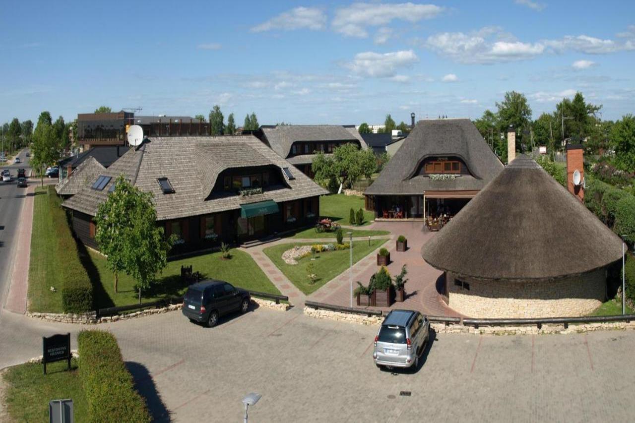 Aparjods Hotel Sigulda Exterior photo